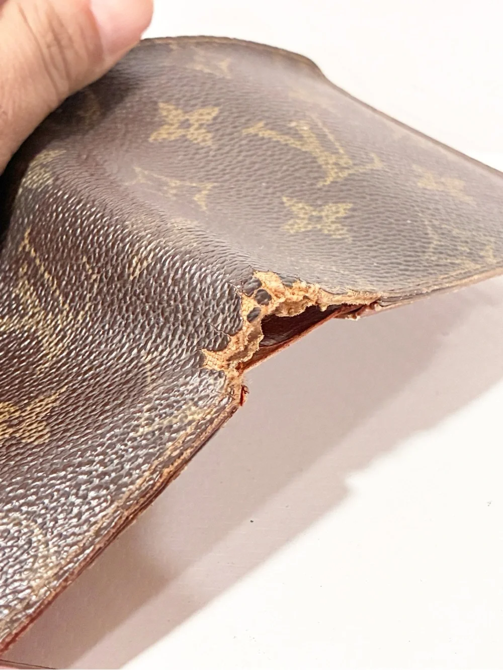 LOUIS VUITTON Monogram Marco Bifold Wallet Brown Leather FLAWED